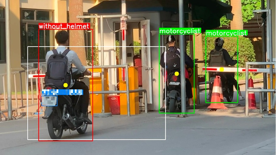 Camera AI ghi lại hình ảnh người điều khiển xe máy mắc lỗi không đội mũ bảo hiểm theo quy định
