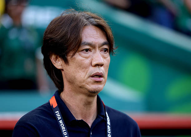 HLV trưởng Hong Myung-bo tuyên bố từ chức (Ảnh: Getty)