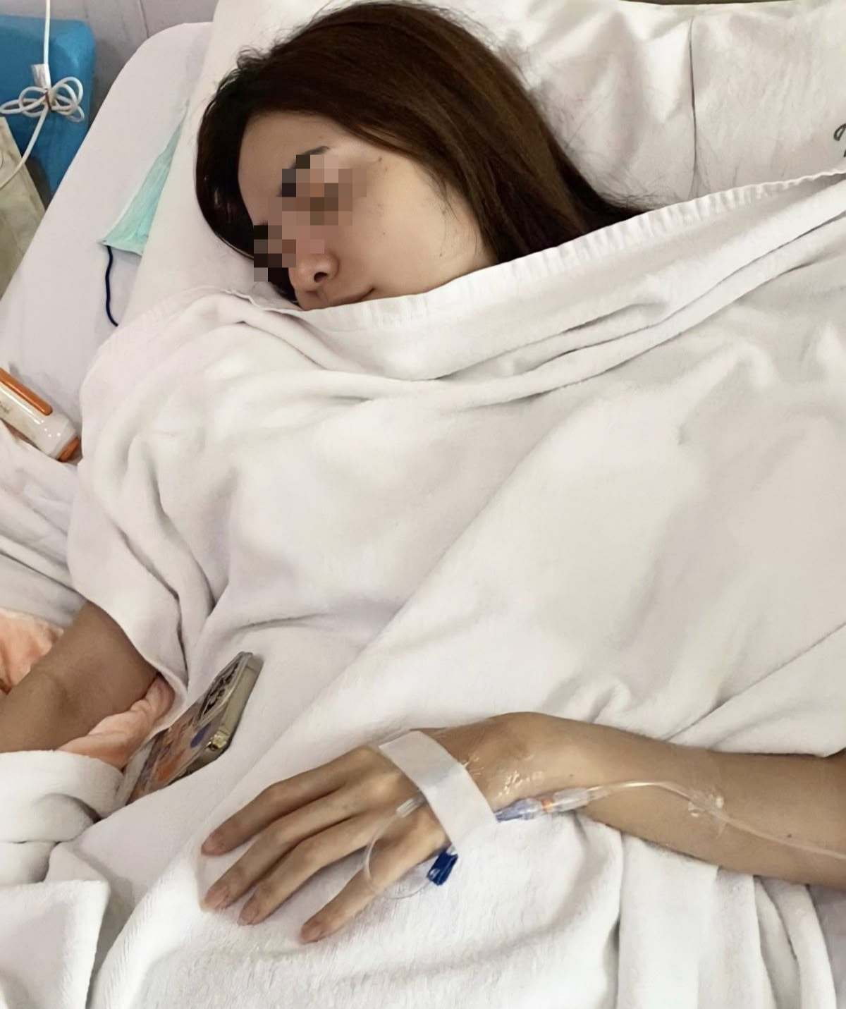   Người phụ nữ hối hận khi mắc ung thư vì lạm dụng estrogen để dưỡng da (Ảnh minh họa)  