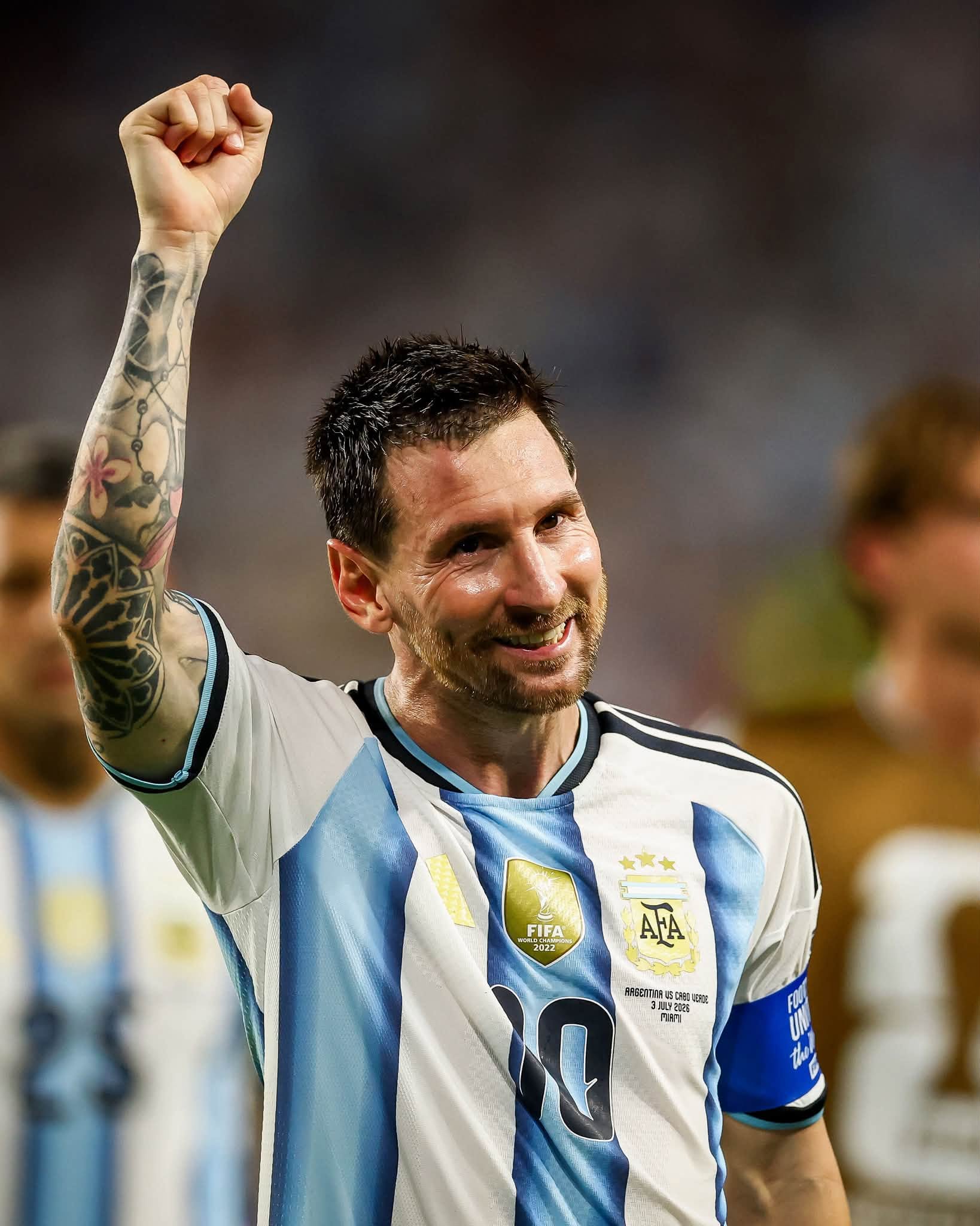 Messi ăn mừng chiến thắng trước đối thủ