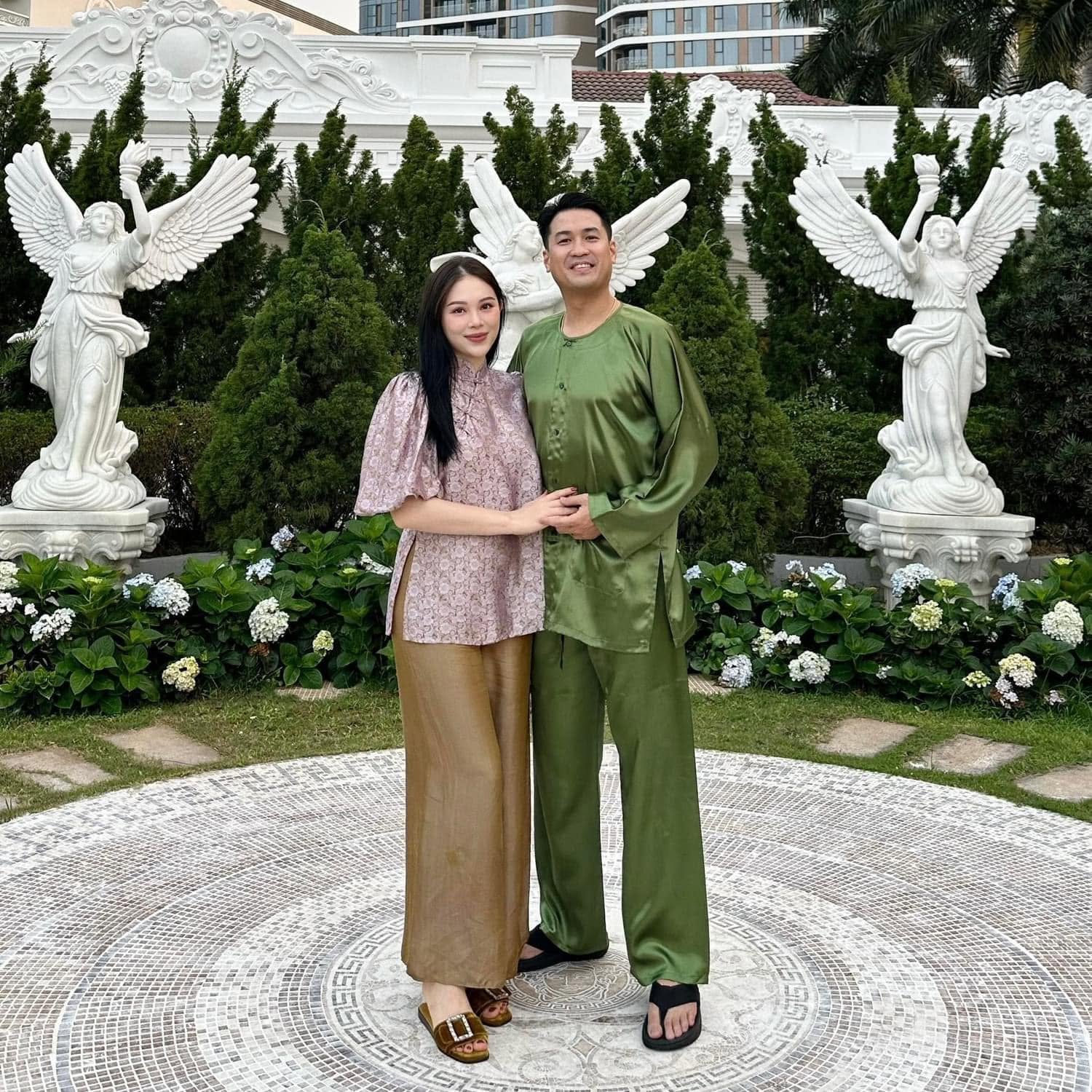 Tăng Thanh Hà đặc biệt tâhn thiết với Linh Rin - Phillip Nguyễn