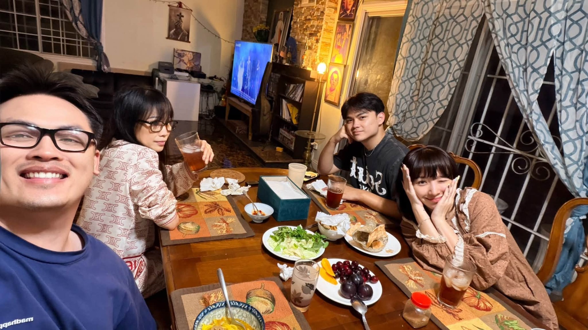 Tuy nhiên, mục đích chuyến đi này của Tóc Tiên là thăm gia đình, không liên quan đến Touliver