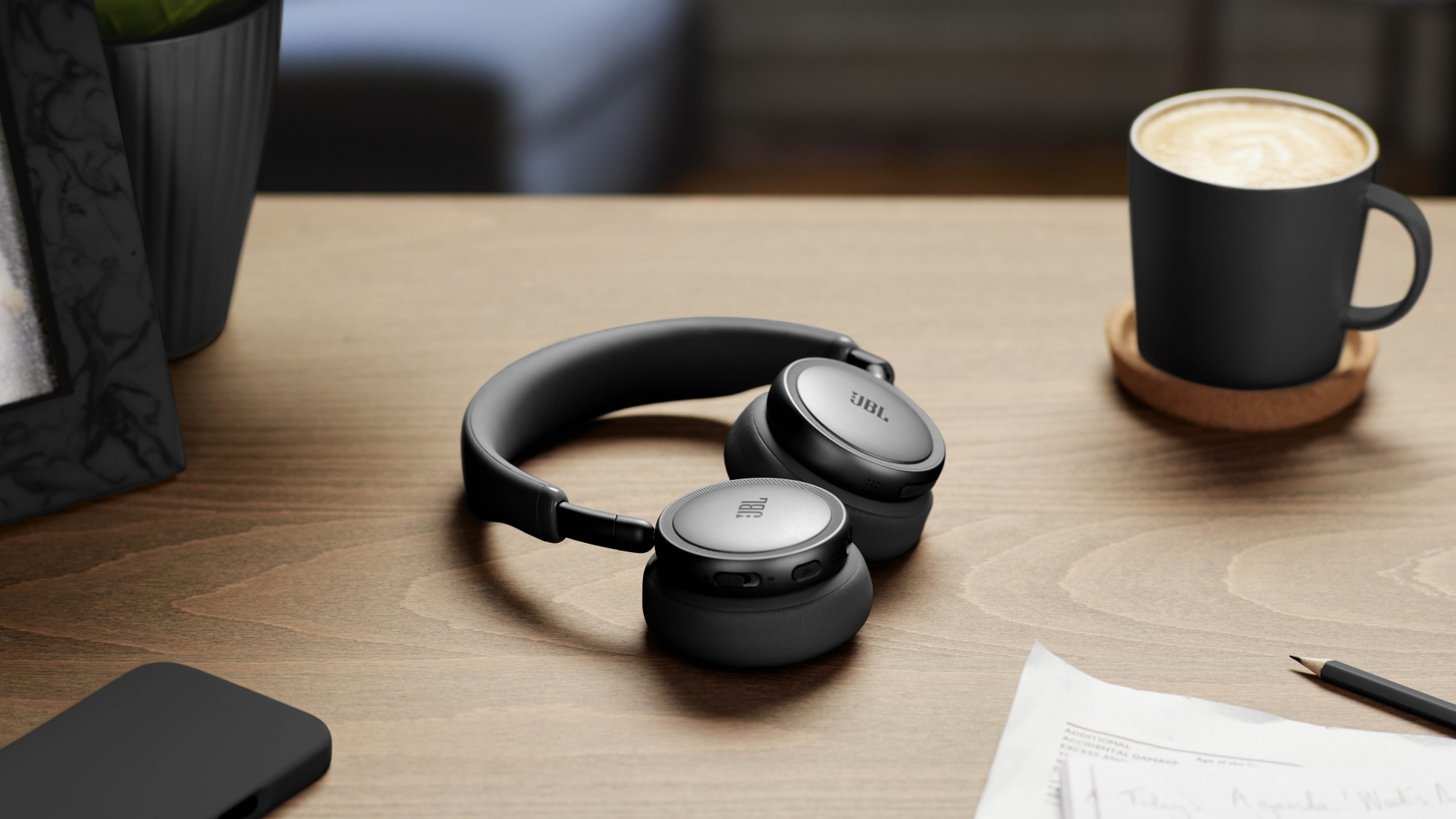 6 mẫu tai nghe mới vừa được JBL trình làng: Pin