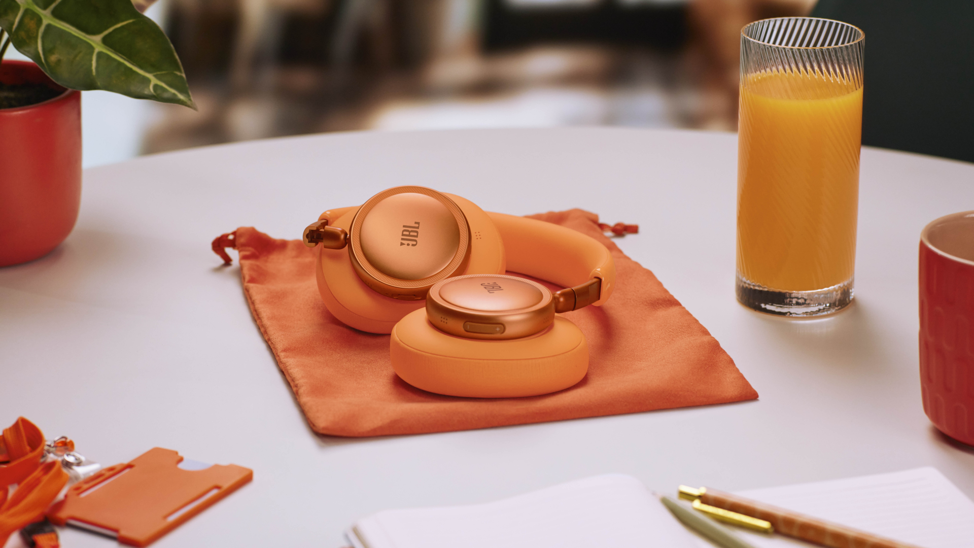6 mẫu tai nghe mới vừa được JBL trình làng: Pin