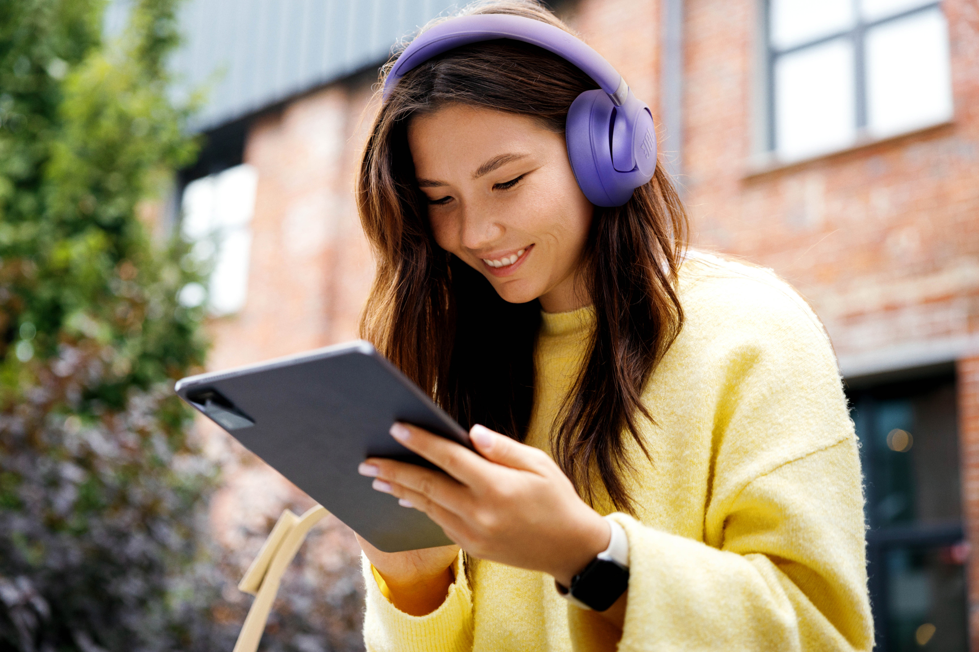 6 mẫu tai nghe mới vừa được JBL trình làng: Pin