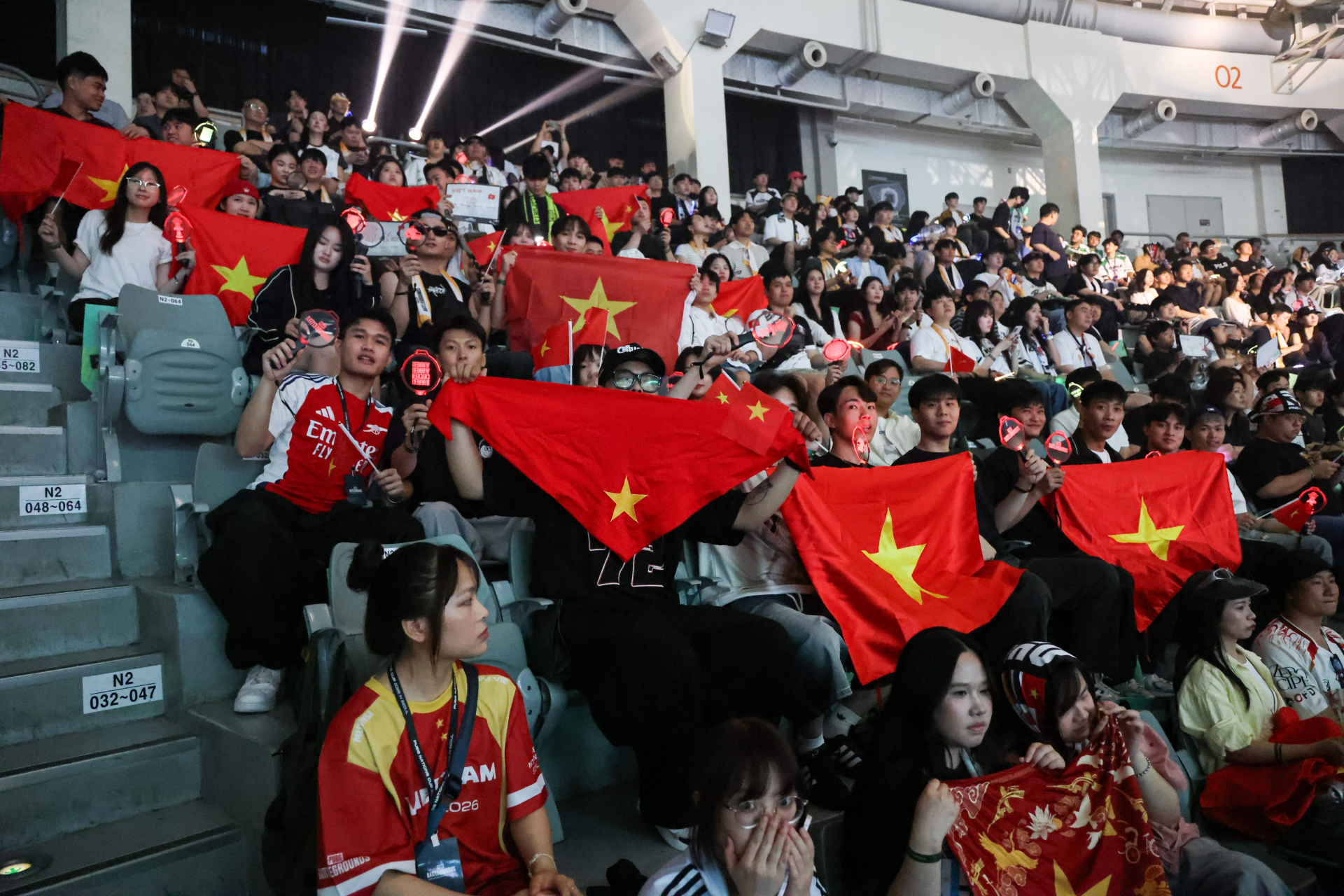 Đằng sau ánh hào quang PNC 2026: Tinh thần màu cờ sắc áo và sự định hình văn hóa eSports Việt Nam