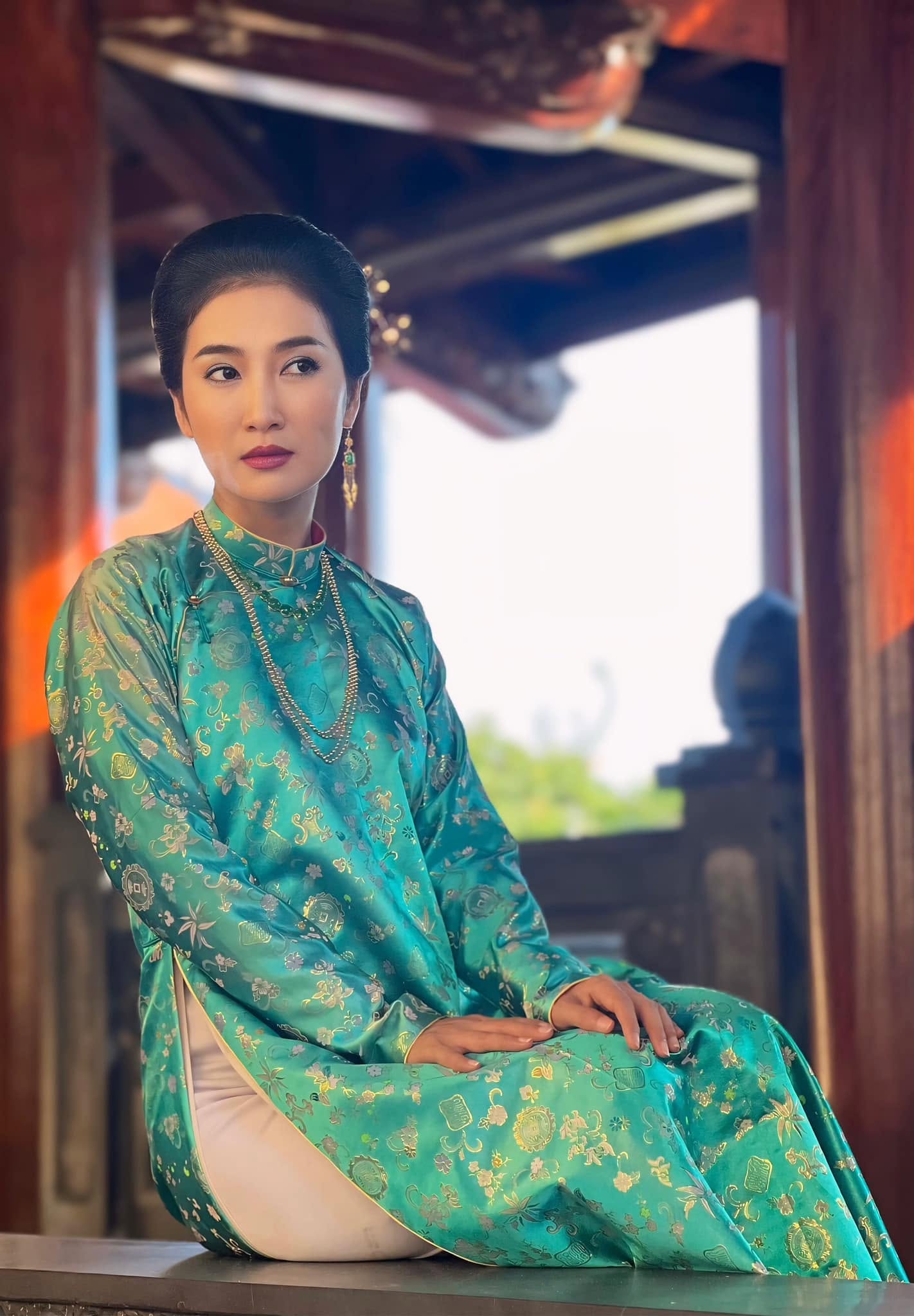 Quỳnh Lam sở hữu nhan sắc trẻ trung, xinh đẹp