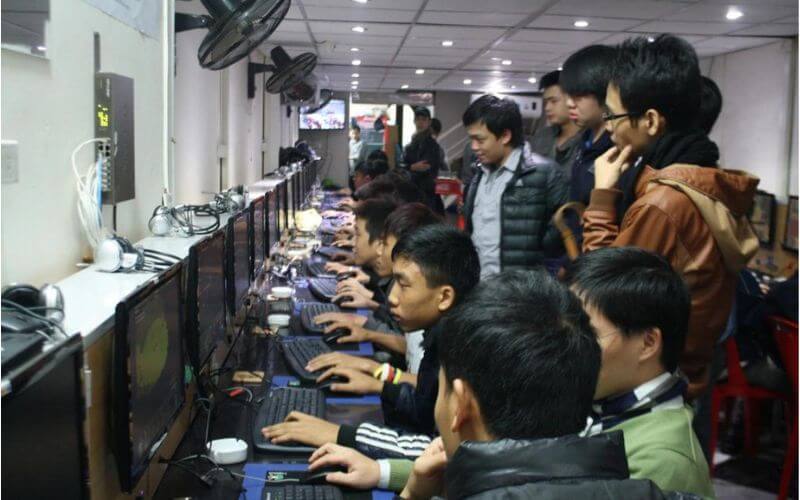 Máy chơi game đắt tiền bám bụi: Dấu hiệu của những gã đàn ông vung tiền mua lại tuổi trẻ