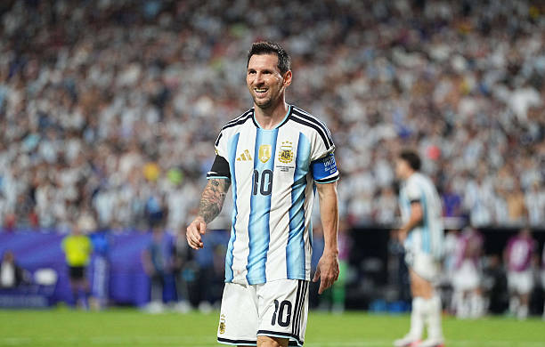 Messi hào hức trận đối đầu tuyển Anh (Ảnh: Getty)