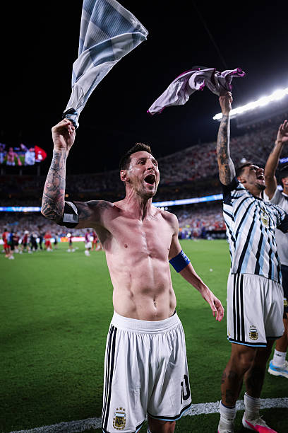 Messi cùng các đồng đội nghỉ ngơi tối đa để hướng đến trận bán kế (Ảnh: Getty)