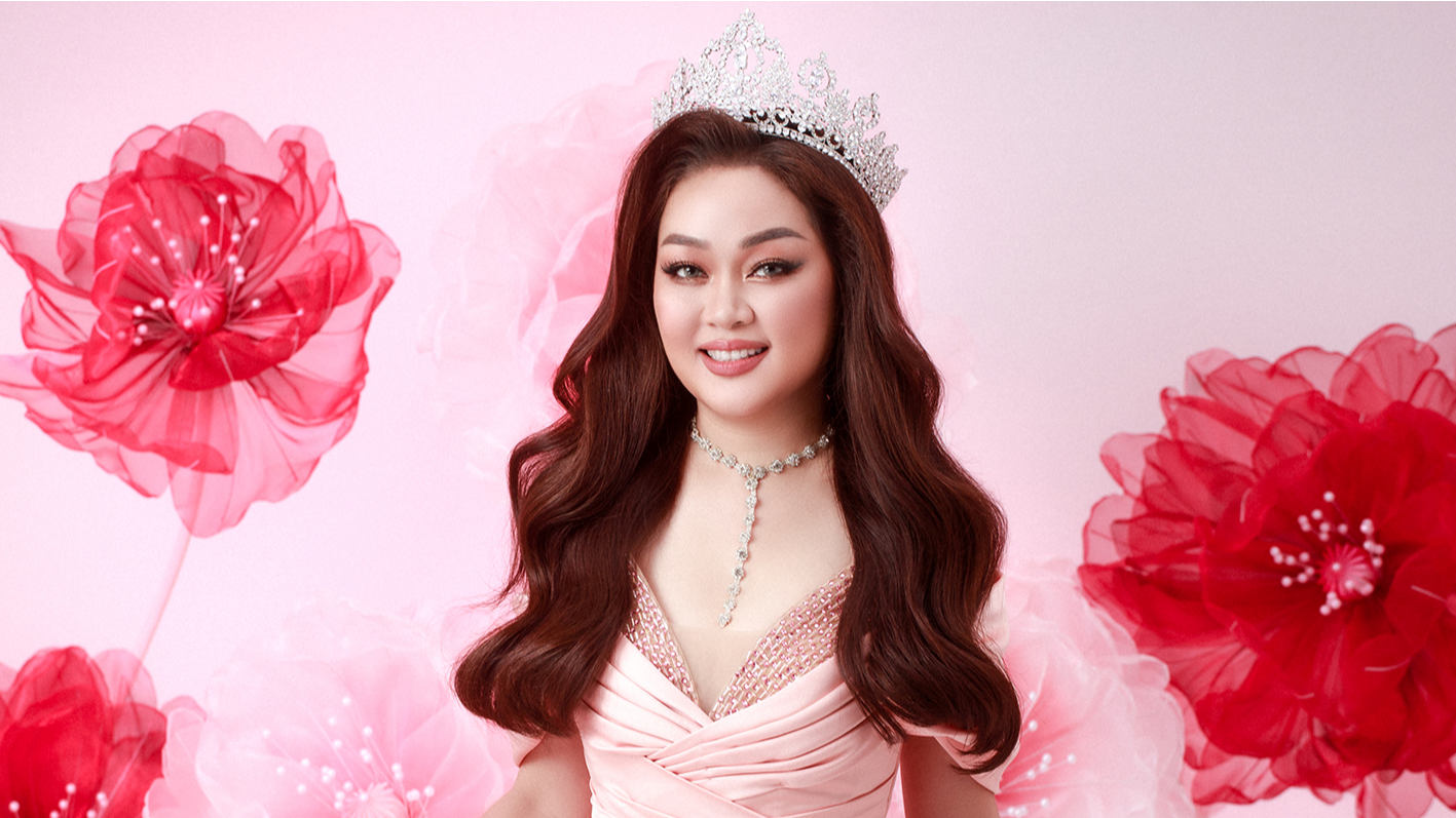 Hoàng Thanh Nga còn từng được biết đến khi nhiều năm liên tiếp chế tác và tài trợ vương miện cho các cuộc thi sắc đẹp trong nước. Ảnh: Tổng hợp