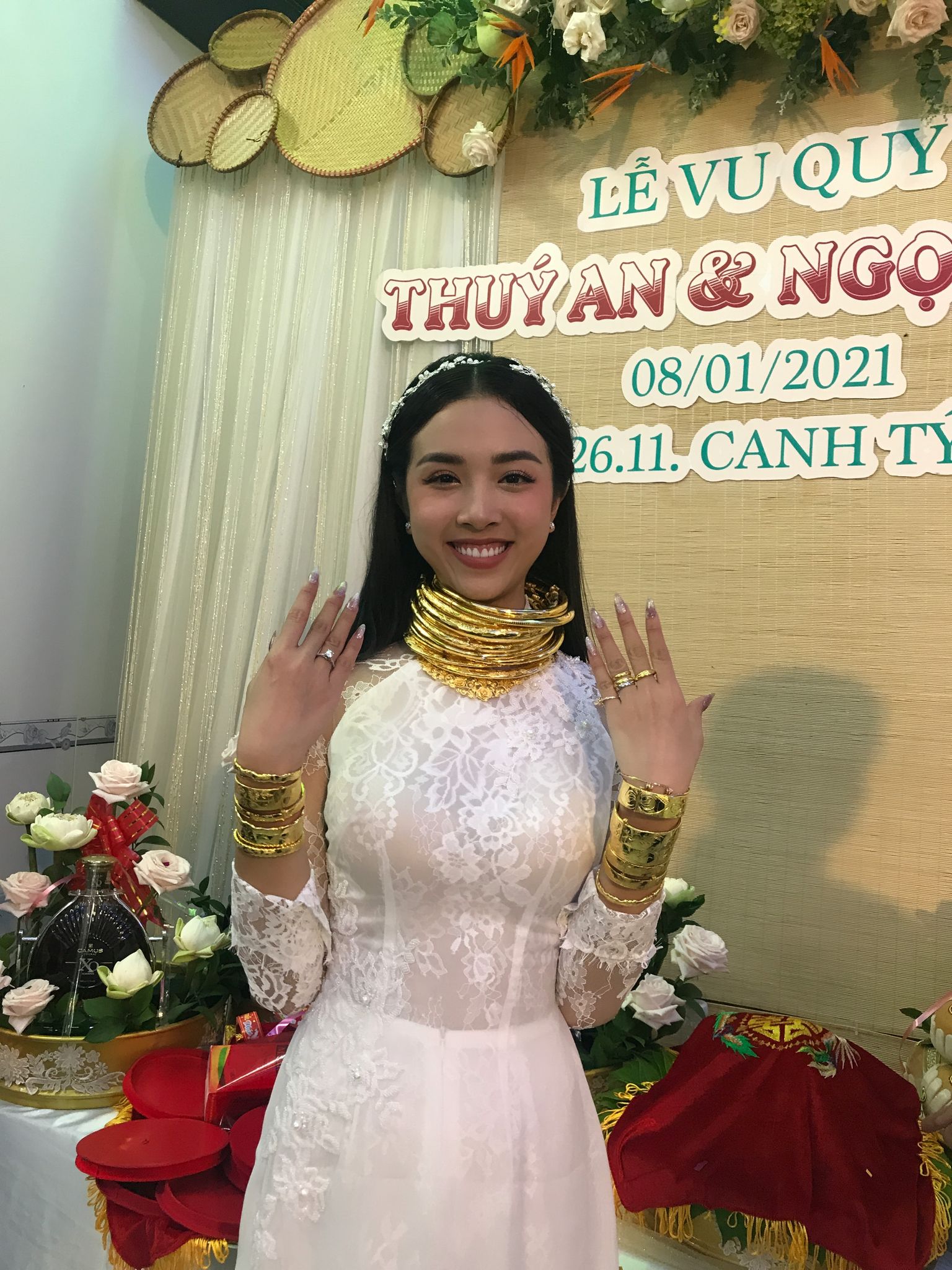 Thuý An từng nhận sính lễ ê hề, gây choáng bởi 13 cây vàng trong ngày cưới