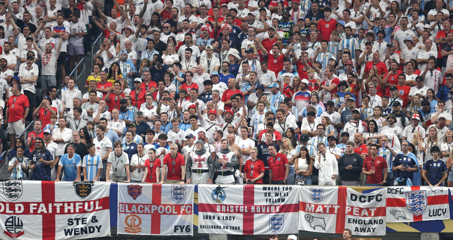Vé xem World Cup rơi vào cảnh ế ẩm (Ảnh: Getty)