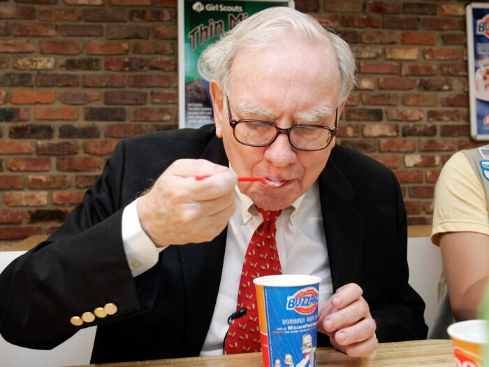 Bữa ăn sáng McDonald's của Warren Buffett được nêu giá cụ thể là