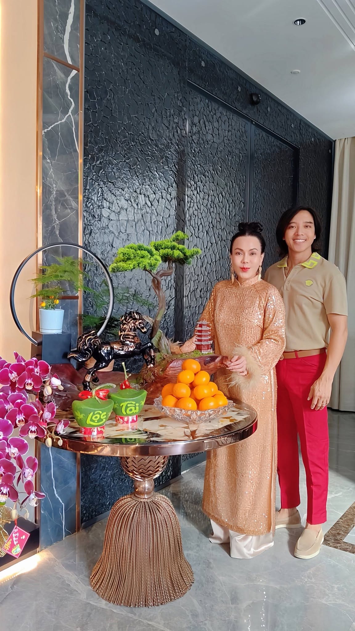 Vợ chồng Việt Hương thường xuyên đăng tải hình ảnh cập nhật cuộc sống tại đây