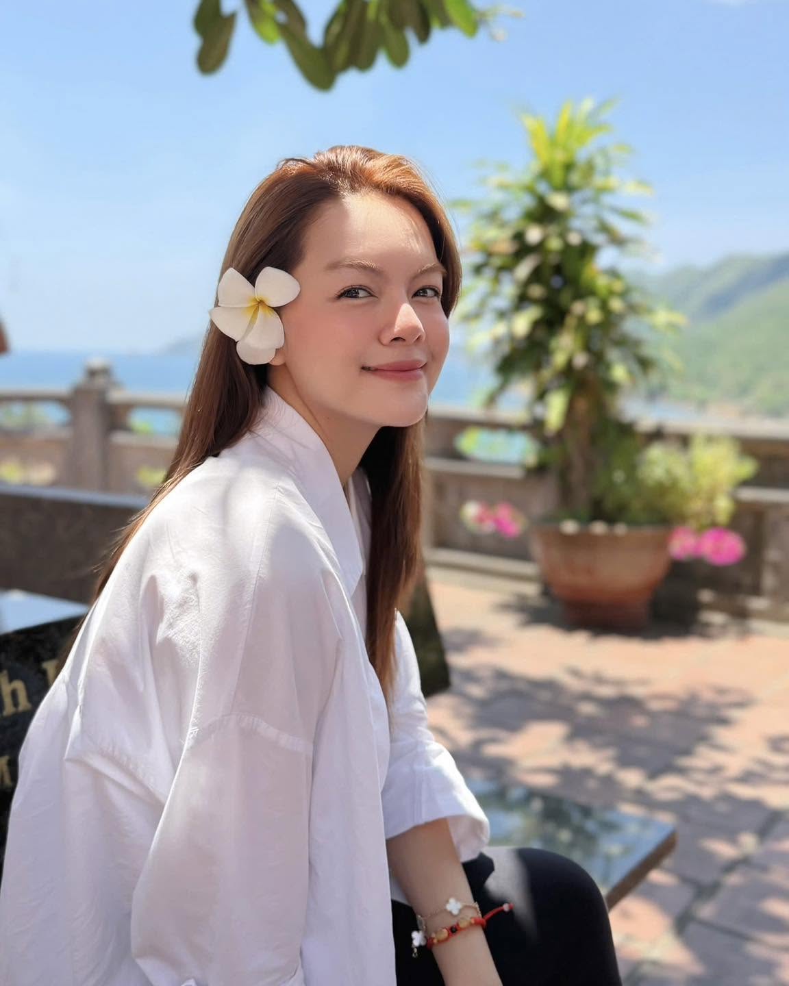 Phạm Quỳnh Anh liên tục cập nhật hình ảnh chuyến đi, nhưng không có bất kì chi tiết nào liên quan đến 