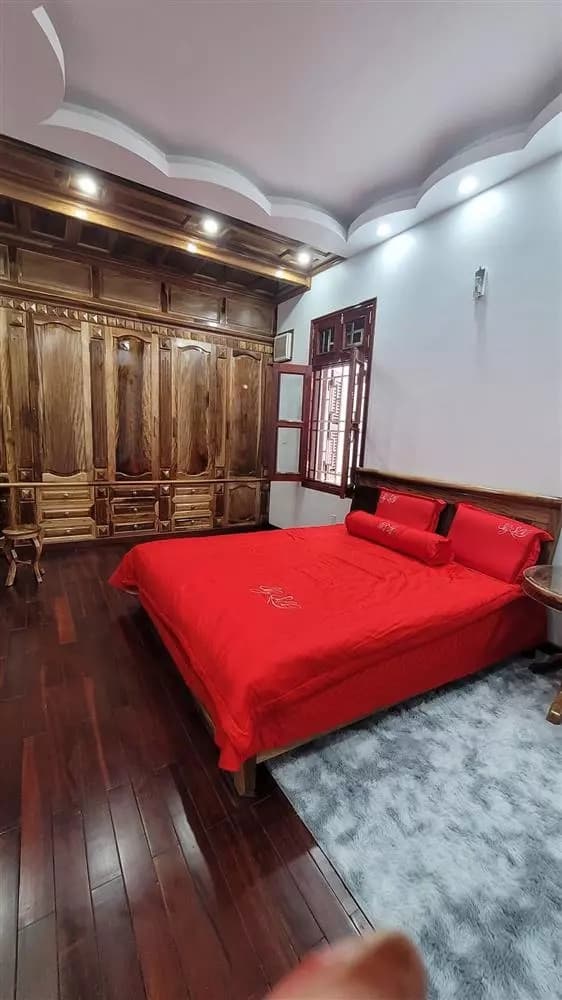 Phòng ngủ cũng rất rộng lớn 