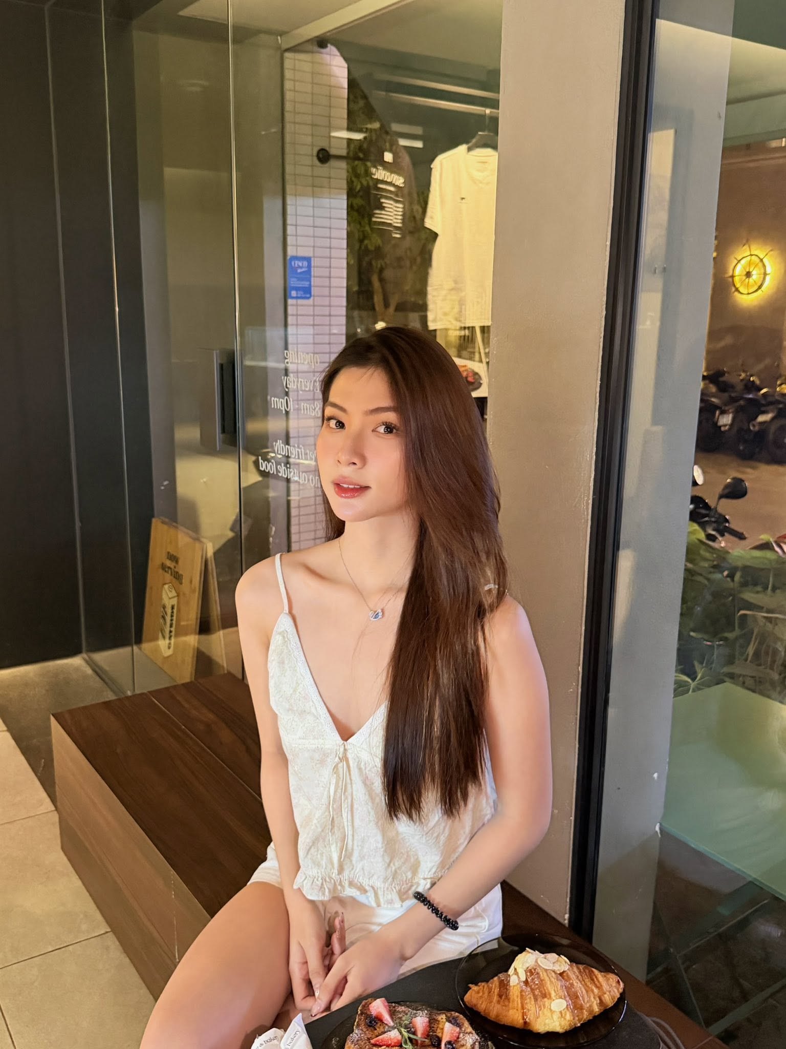 Nhan sắc đời thường trẻ trung, xinh xắn của Phan Lê Kim Ngọc