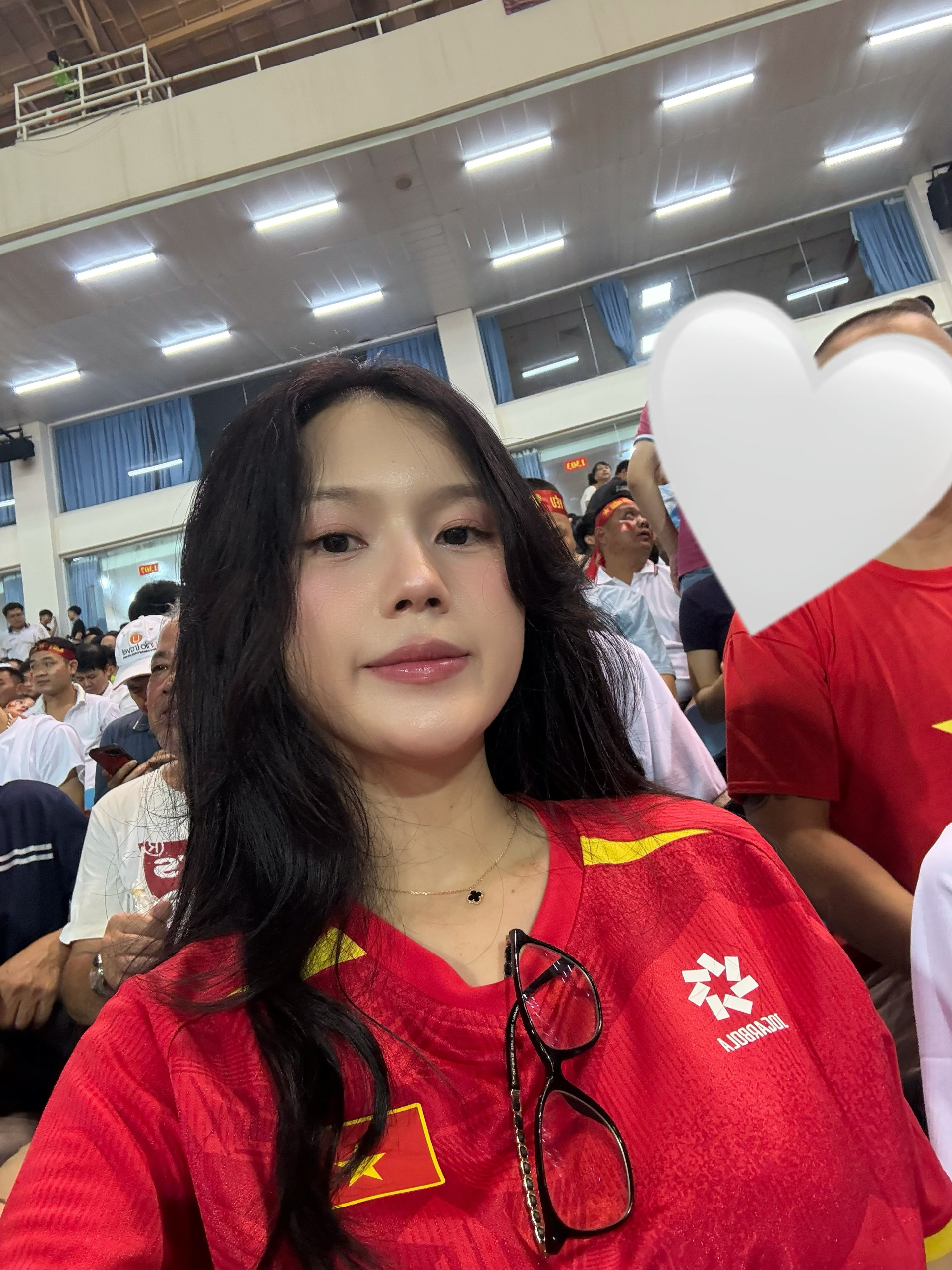 Visual sáng bừng của nàng WAG quê Tuyên Quang (Ảnh: IG/Uyenkem)