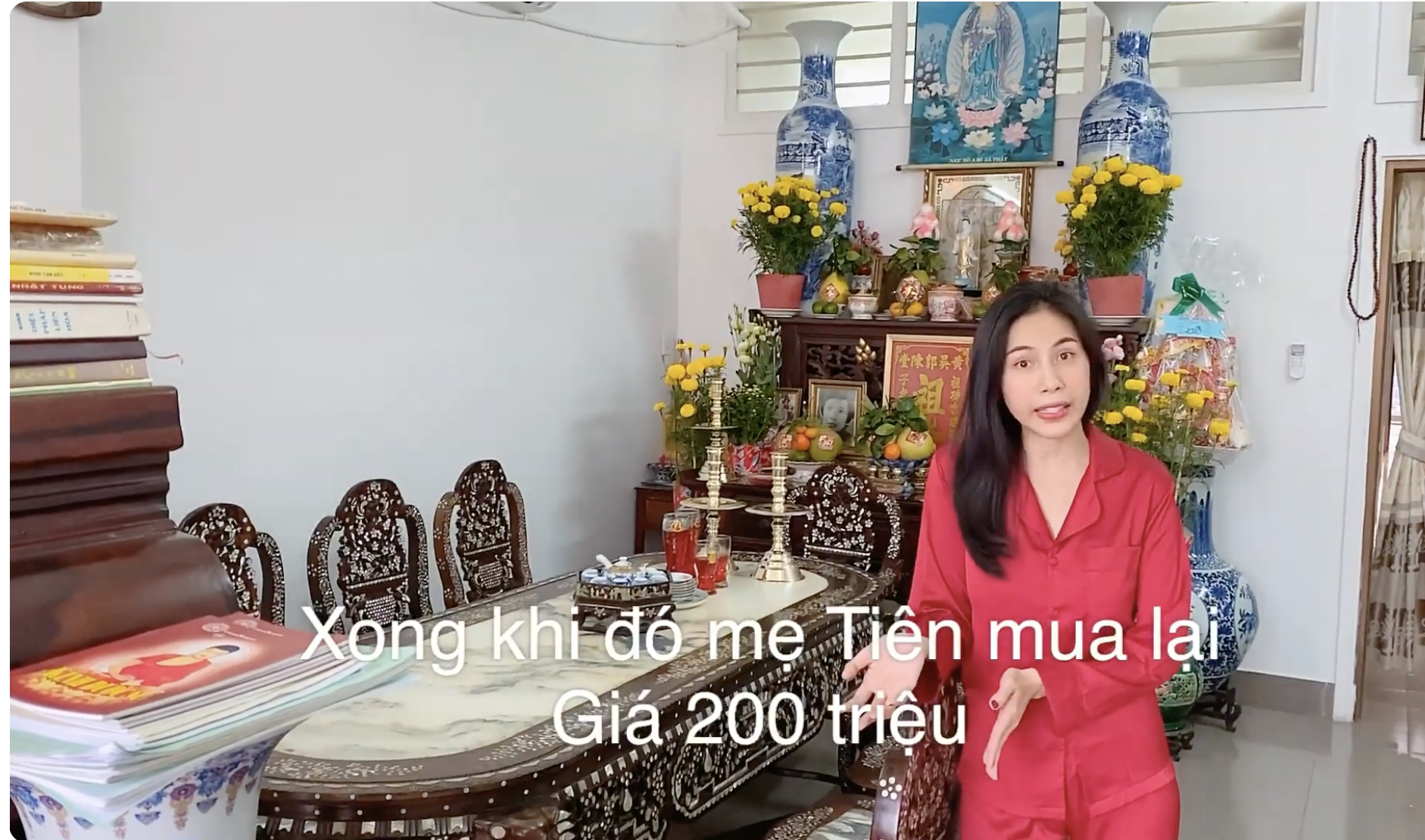 Thuỷ Tiên dành một không gian lớn cho việc thờ cúng gia tiên