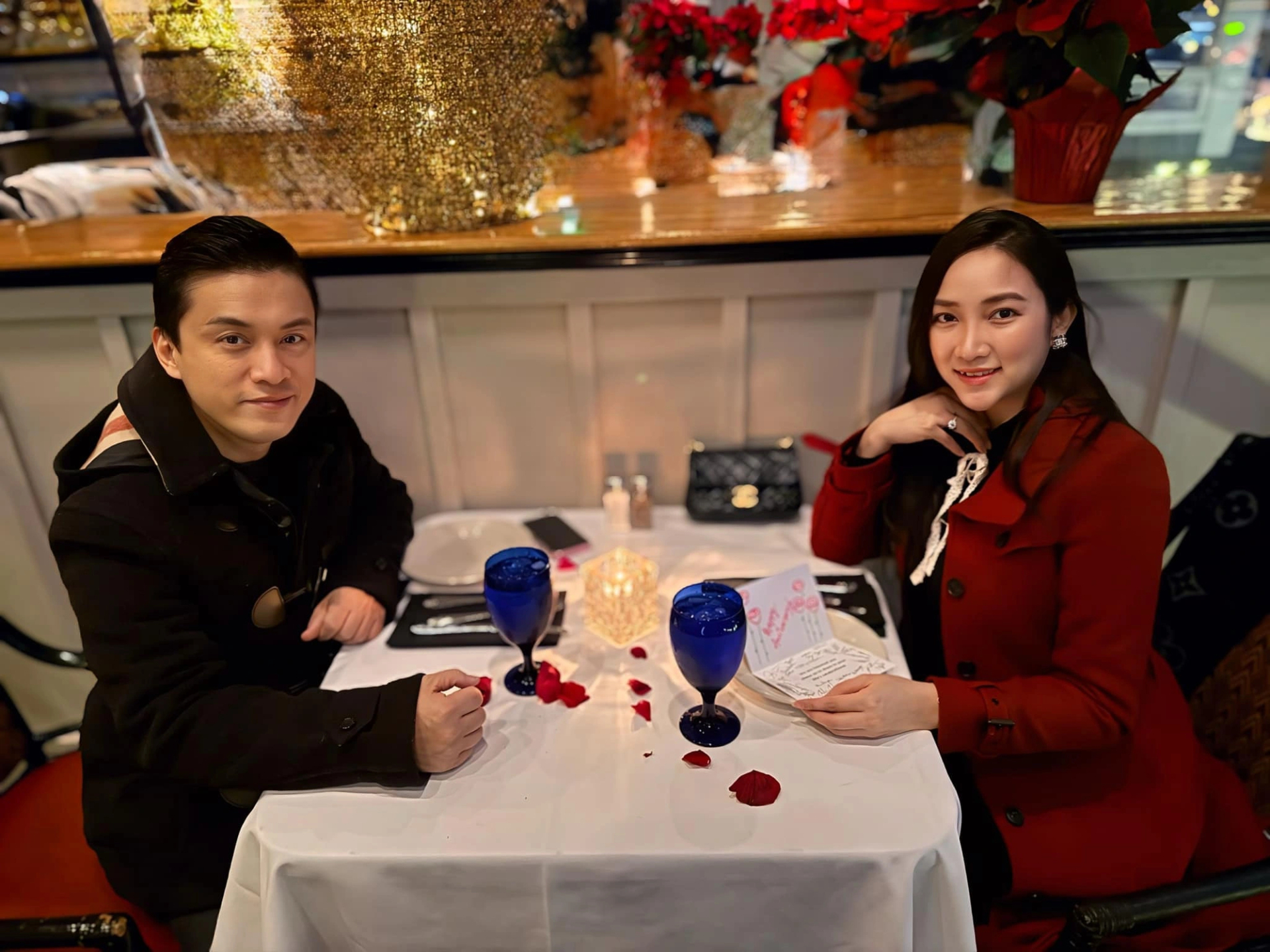 Ngoài những giây phút dành cho gia đình, cả hai thỉnh thoảng cho nhau những buổi hẹn lãng mạn trong những dịp đặc biệt