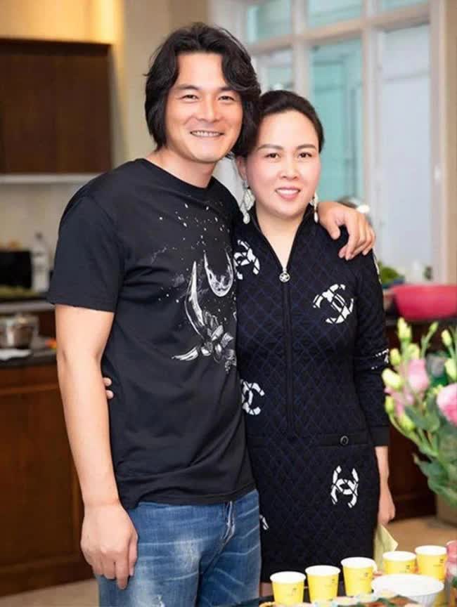 Phượng Chanel từng có thời gian công khai yêu Quách Ngọc Ngoan nhưng hiện cả hai đã chia tay