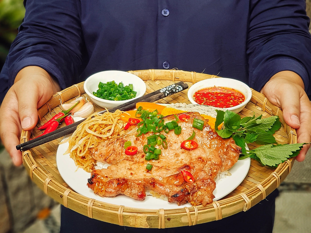 Vì sao đồ ăn Việt hầu như món nào cũng có hành lá?