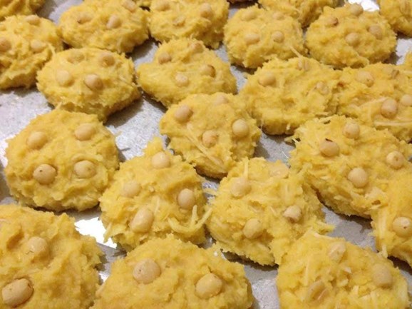 Việt Nam có loại bánh khách trả tiền mua lẻ nhưng người bán cương quyết từ chối, lý do nằm ngay trong cái tên