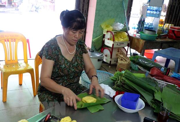 Việt Nam có loại bánh khách trả tiền mua lẻ nhưng người bán cương quyết từ chối, lý do nằm ngay trong cái tên