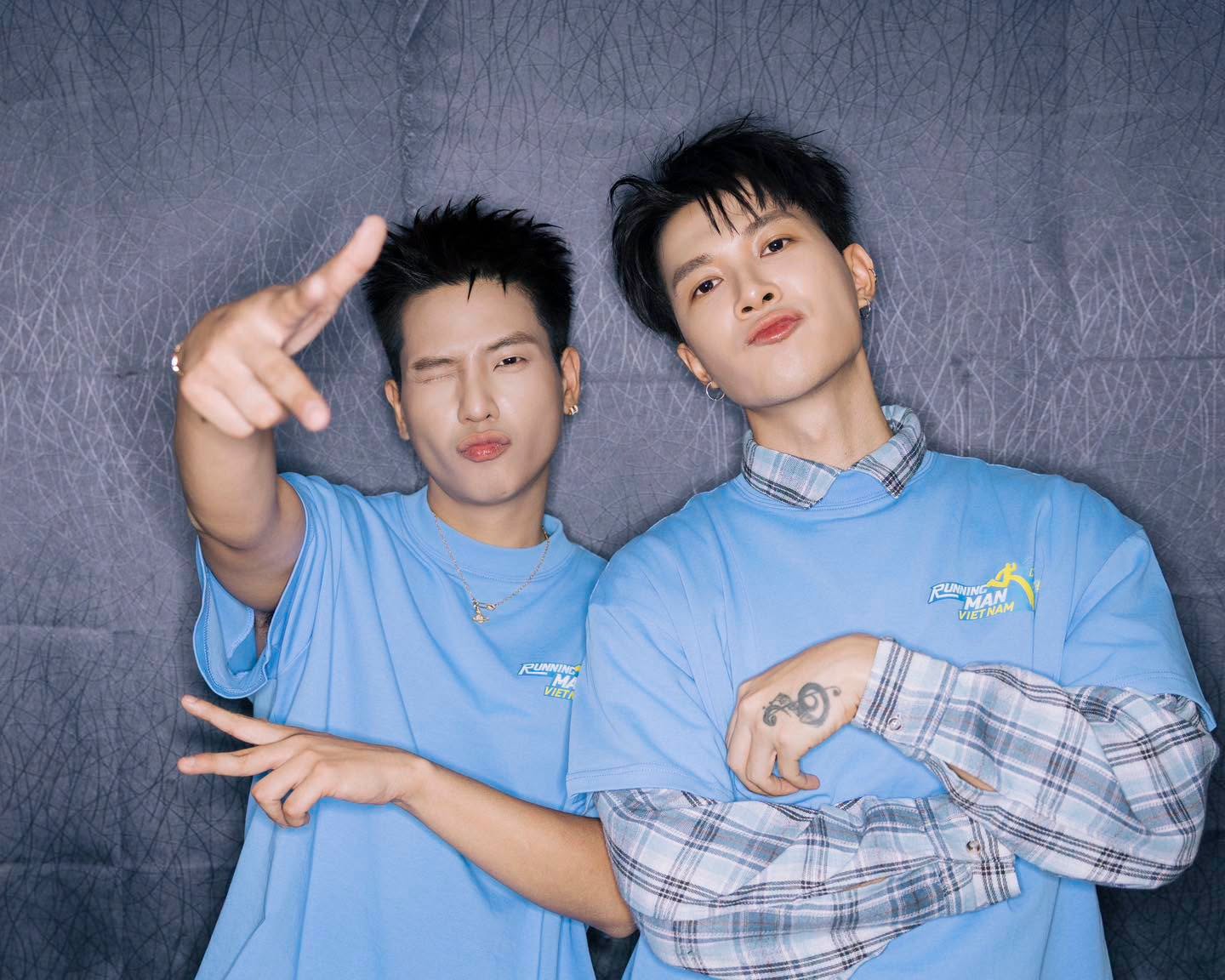 Sau Running Man Vietnam, mối quan hệ giữa Quân A.P và Anh Tú càng thêm thân thiết. Song, cư dân mạng cũng réo tên