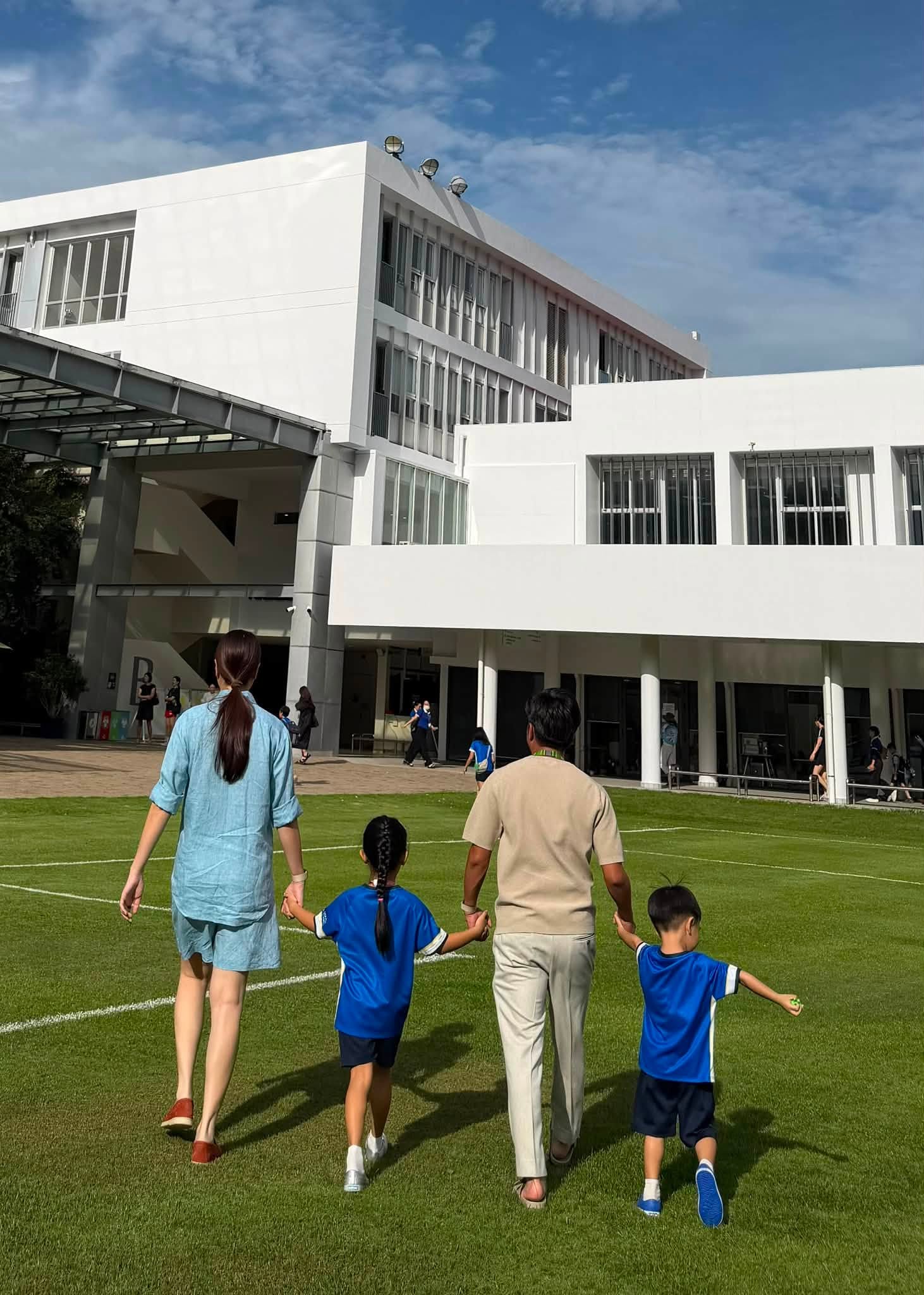 Khi cho 2 con học tập tại đây, vợ chồng Cường Đô La chi hơn 1 tỷ đồng mỗi năm