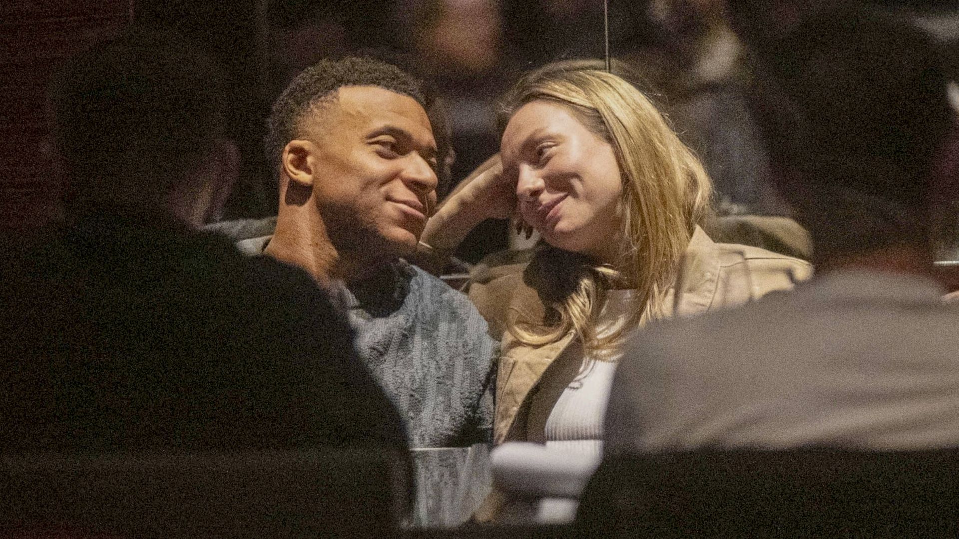 Mbappe hiện tại đang hẹn hò với diễn viên Tây Ban Nha (Ảnh: BackGrid)
