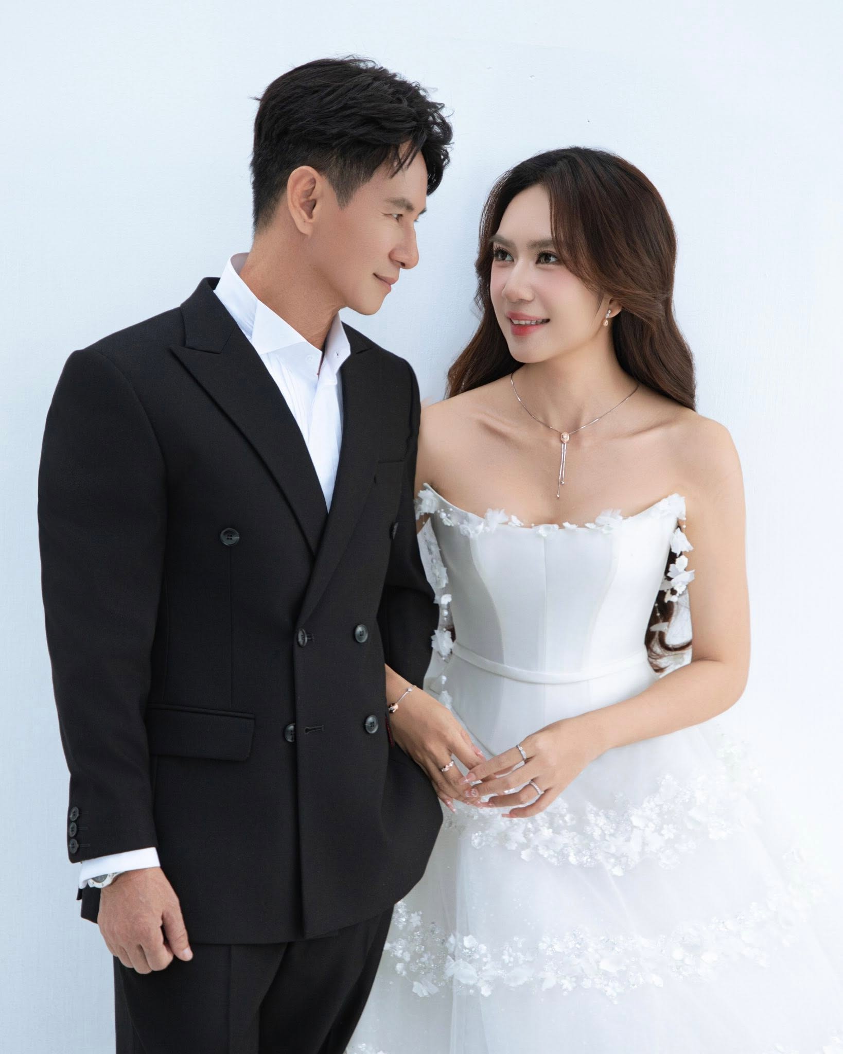Vợ chồng Lý Hải có cuộc sống đầy đủ, giàu có sau 16 năm kết hôn