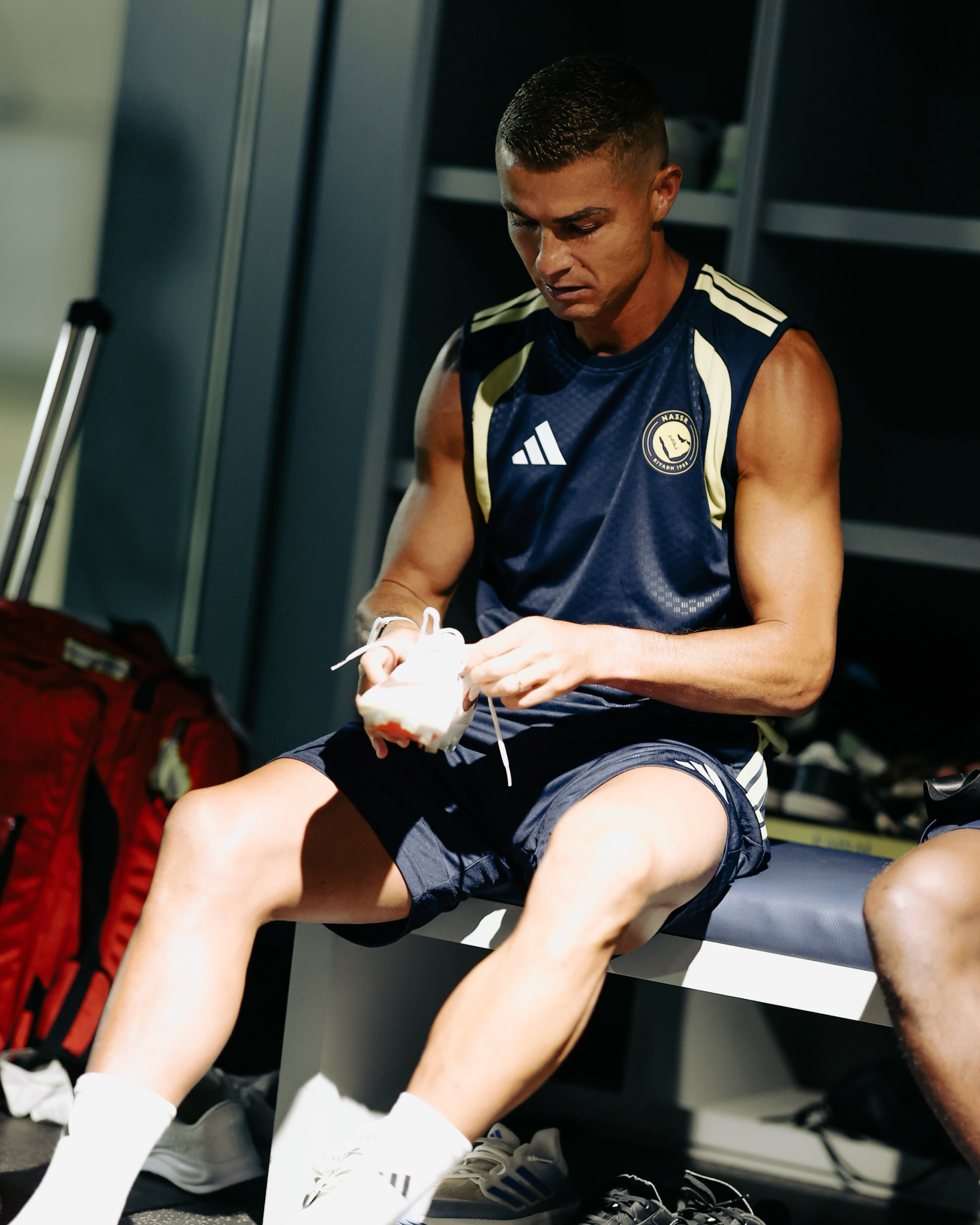 Ronaldo khoe body chắc khoẻ tuổi 41 (Ảnh: IGNV)