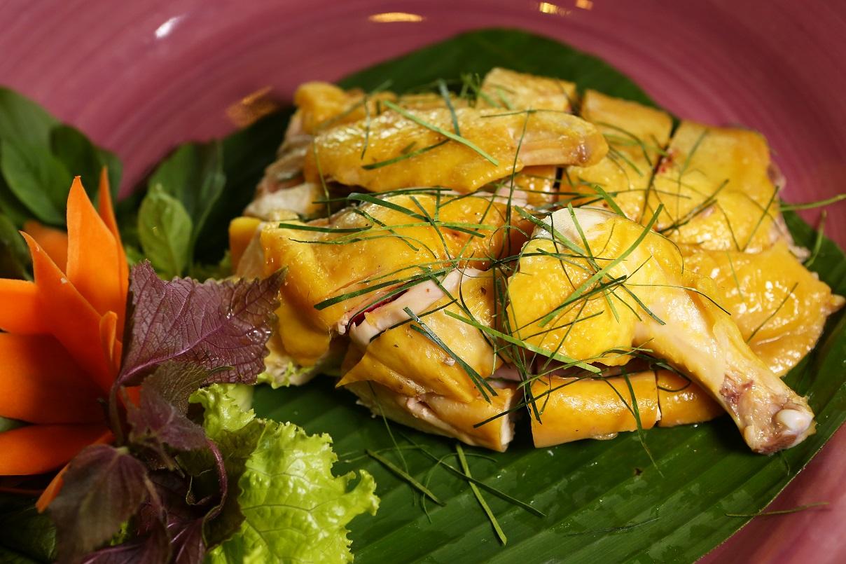 Vì sao gà đồi, heo rừng luôn đắt hơn thịt thường?