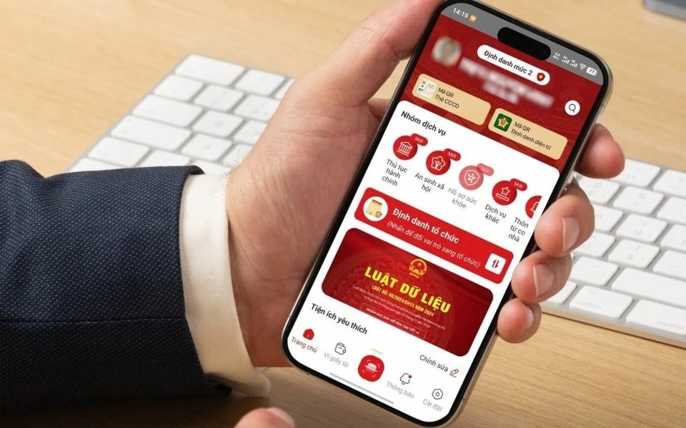 Theo quy định mới, không yêu cầu nộp giấy tờ, tài liệu khi đã có dữ liệu tích hợp trên Ứng dụng định danh quốc gia (VNeID)