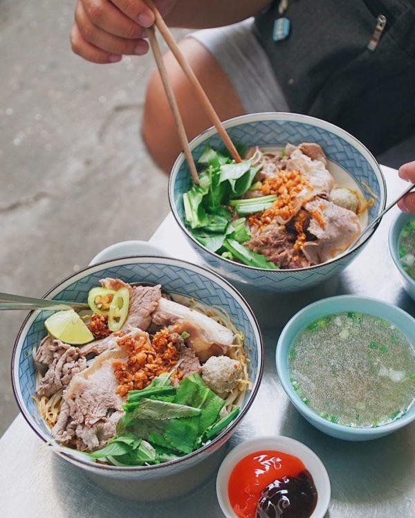Song Luân ráo riết tìm kiếm một người phụ nữ