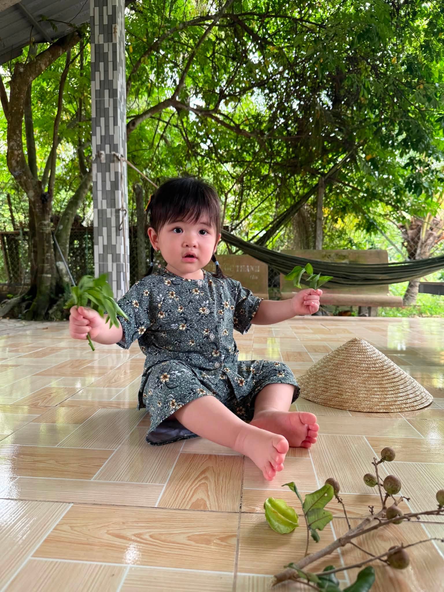 Mới đây, Puka vừa khoe khoảnh khắc ái nữ diện đồ chuẩn