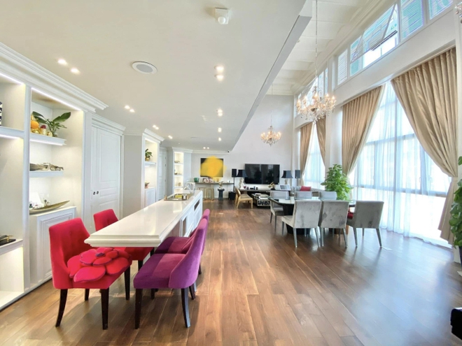 Sự sắp xếp trong nhà không quá cầu kỳ mà thiên về sự đơn giản, tinh tế, tạo cảm giác gần gũi