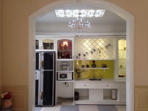 Gian bếp hiện đại, đầy đủ tiện nghi của nhà Minh Hằng
