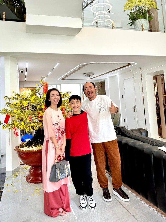 Vợ chồng Thu Trang và Tiến Luật sở hữu tài sản khủng sau nhiều năm làm nghề