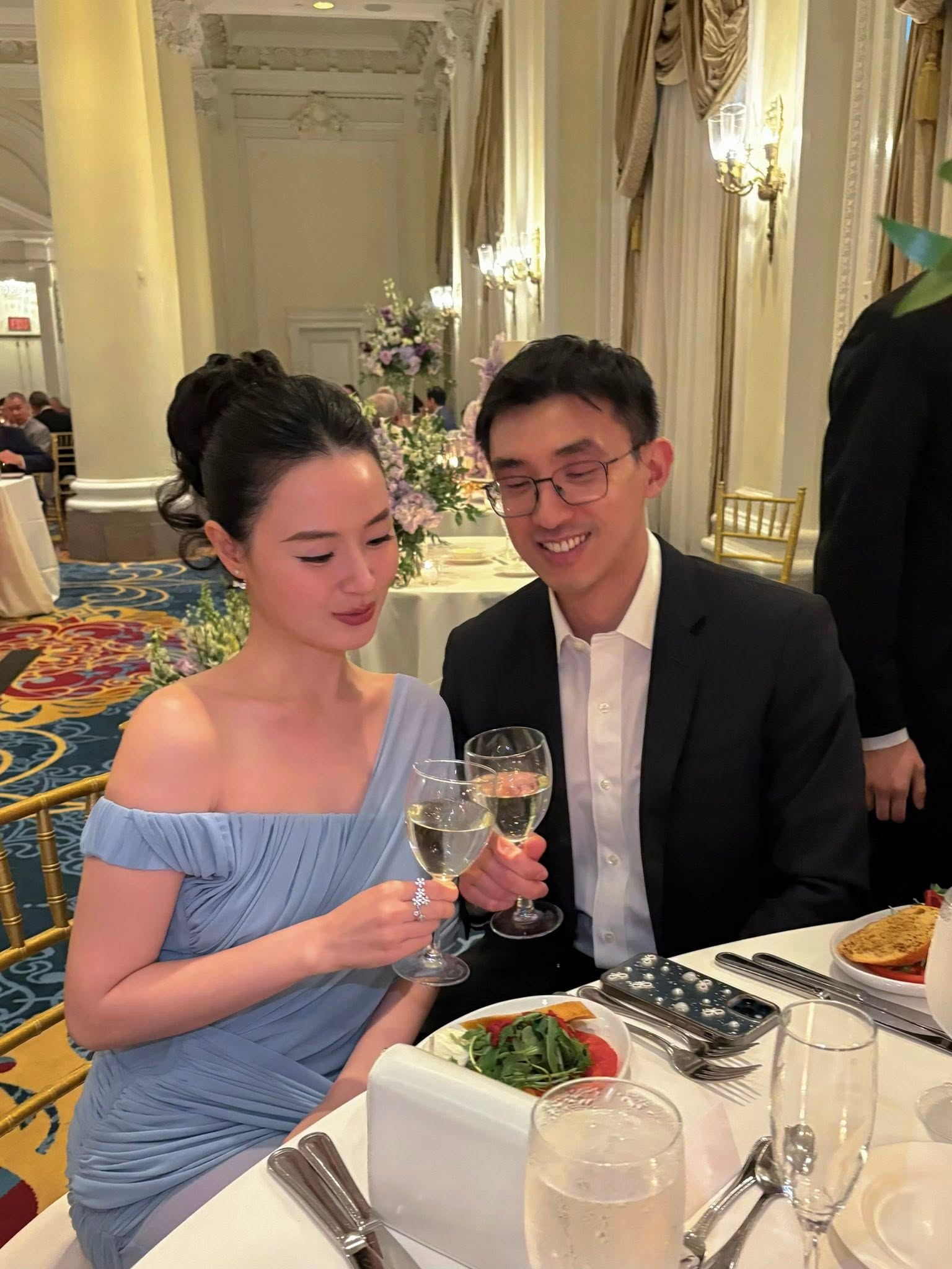 Midu gia nhập hội phu nhân hào môn sau khi kết hôn với Minh Đạt