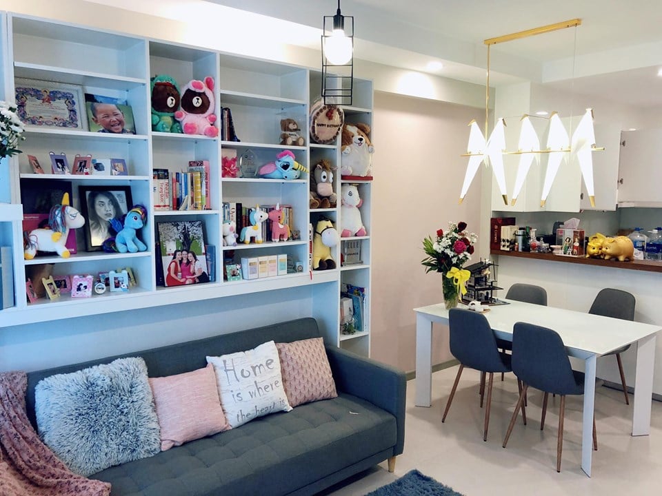 Không gian phòng khách và bếp được đặt liền kề nhau 