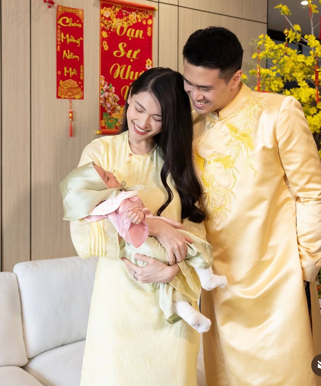 Nhóc tỳ của cặp đôi là một bé gái xinh xắn, đáng yêu