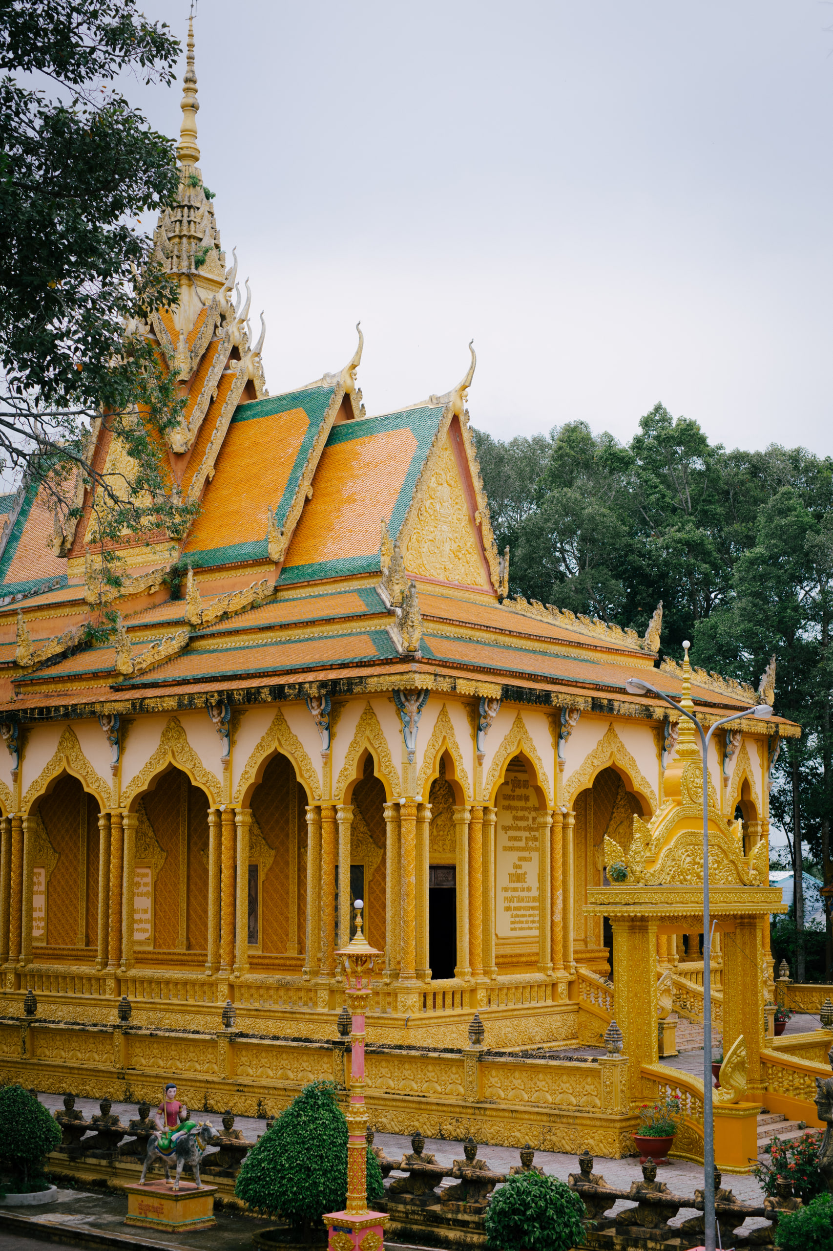 Lượng khách tăng mạnh sau MV của Phương Mỹ Chi, đi Trà Vinh dịp lễ này thế nào để có ảnh đẹp mang về?