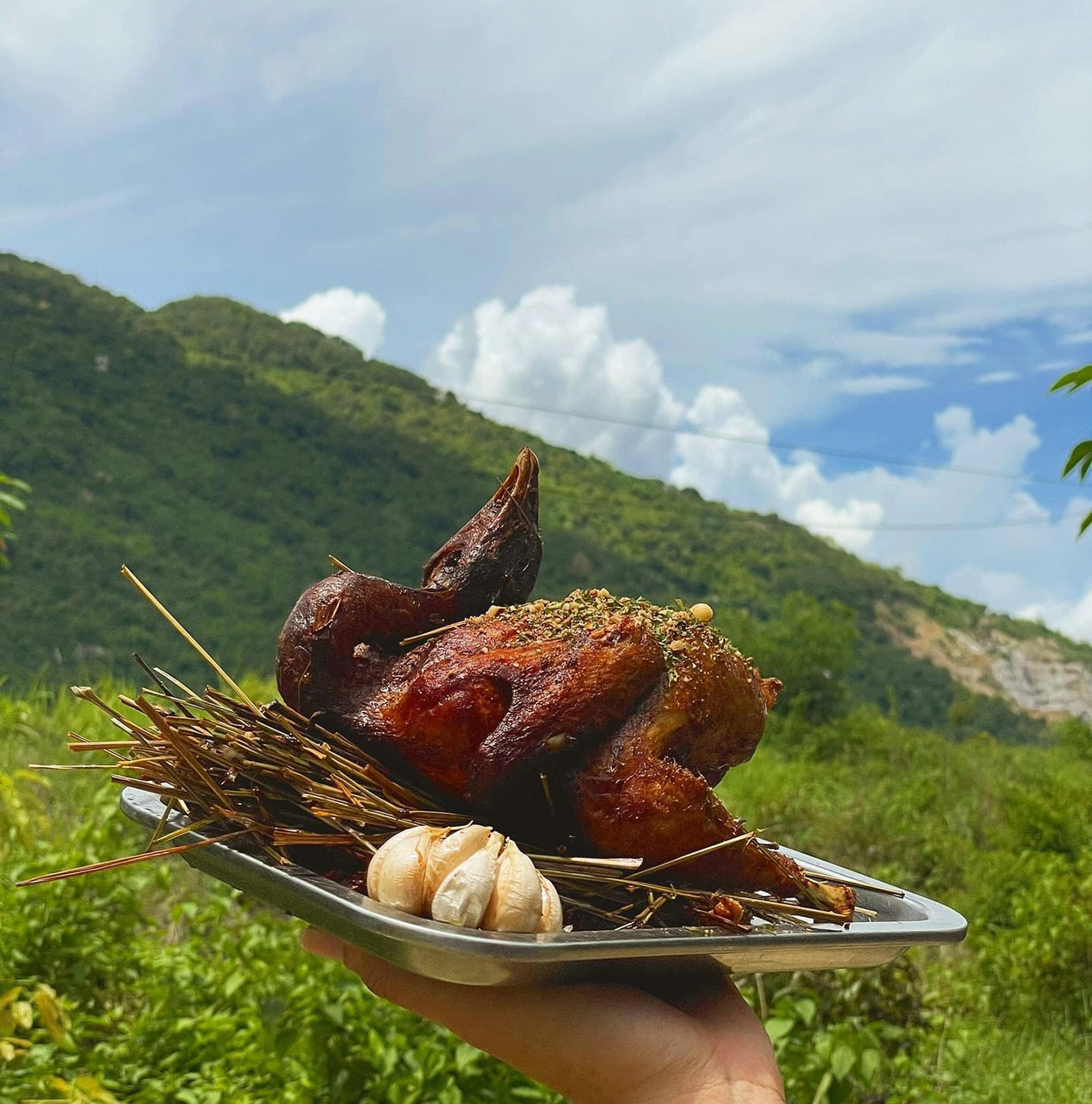 Đồi Chú Mừng, quán Cô Vui được cả miền Tây kéo đến dịp lễ nhưng chính quyền địa phương vừa khuyến cáo nên tránh, vì sao?