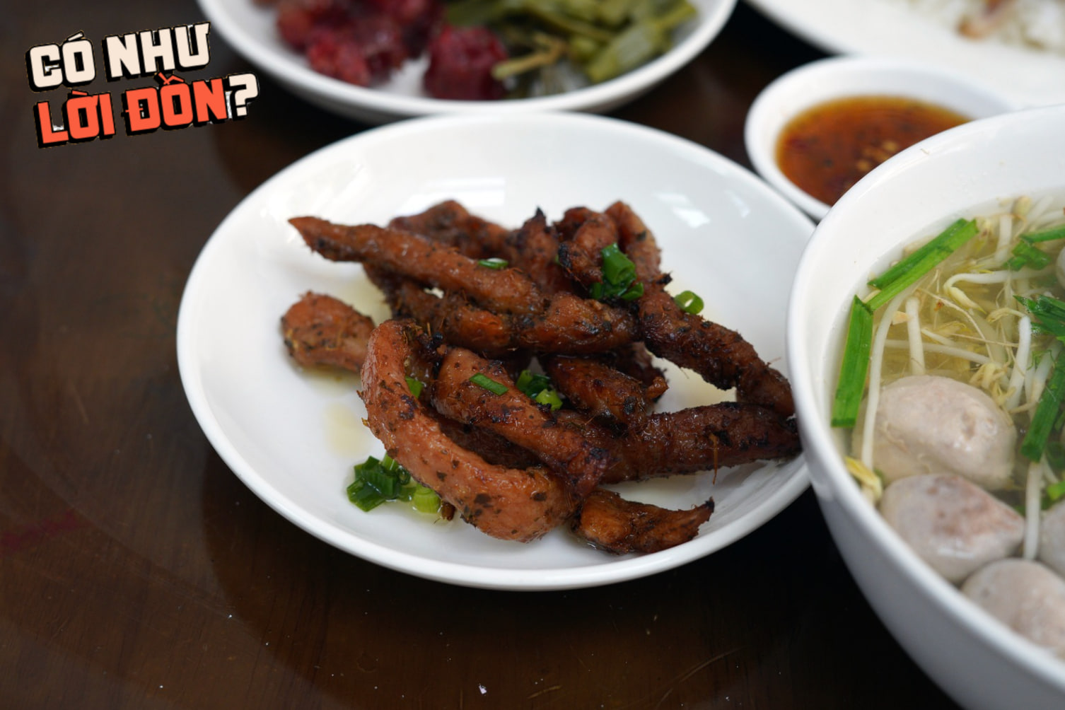 Đĩa cơm tấm không có lấy một miếng sườn nướng, ăn thử mới hiểu vì sao nhiều bạn trẻ ở TP.HCM lần lượt tìm đến