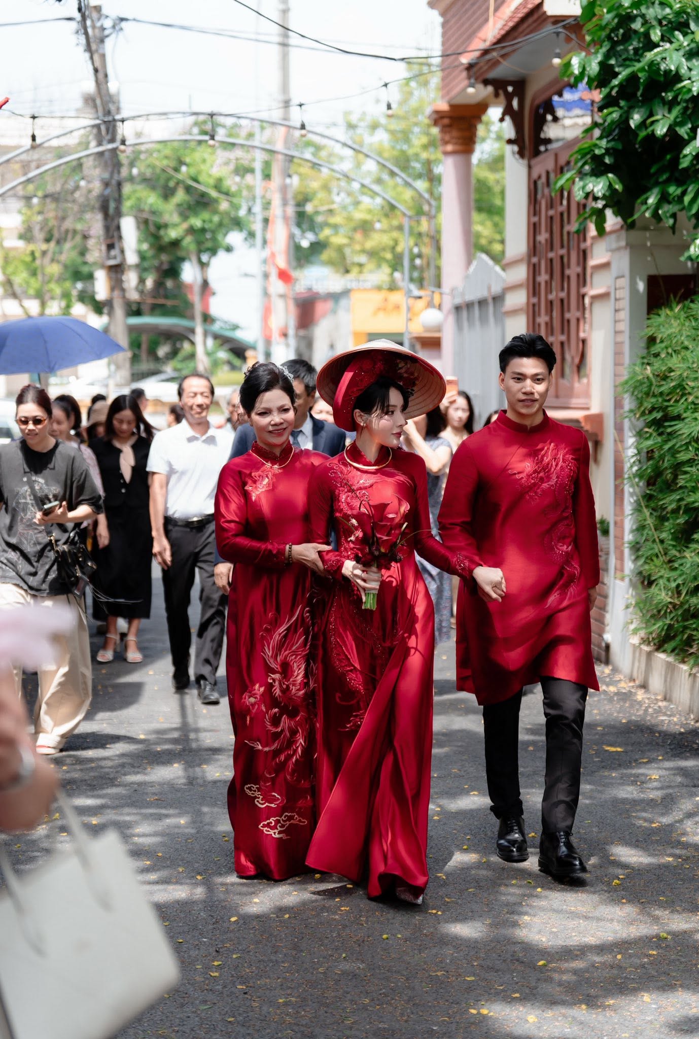 Cô nàng có mối quan hệ tốt với mẹ chồng (Ảnh: FBNV)