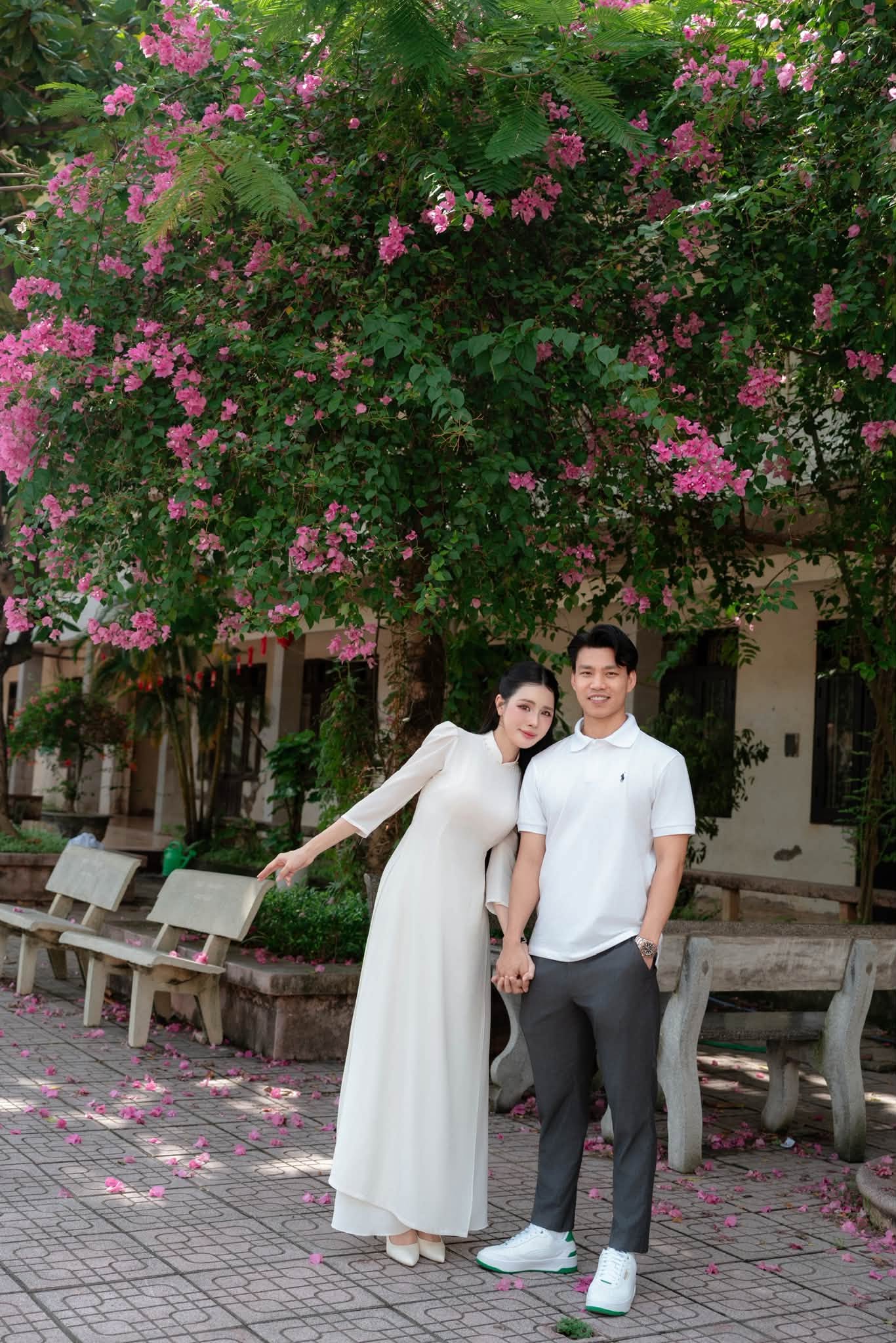 Quá khứ của Trần Bích Hạnh - vợ Văn Thanh