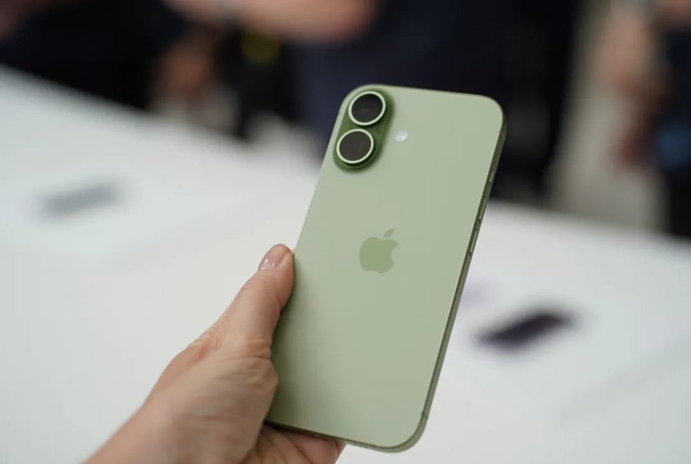 iPhone 17 là chiếc điện thoại đứng đầu về doanh số trên toàn thế giới